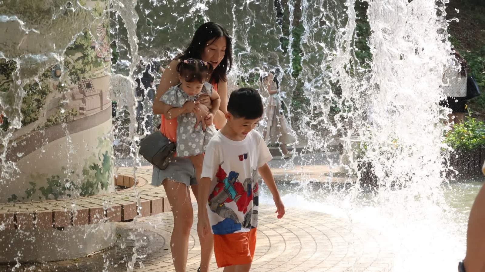 酷熱天氣持續　部分地區氣溫達37度