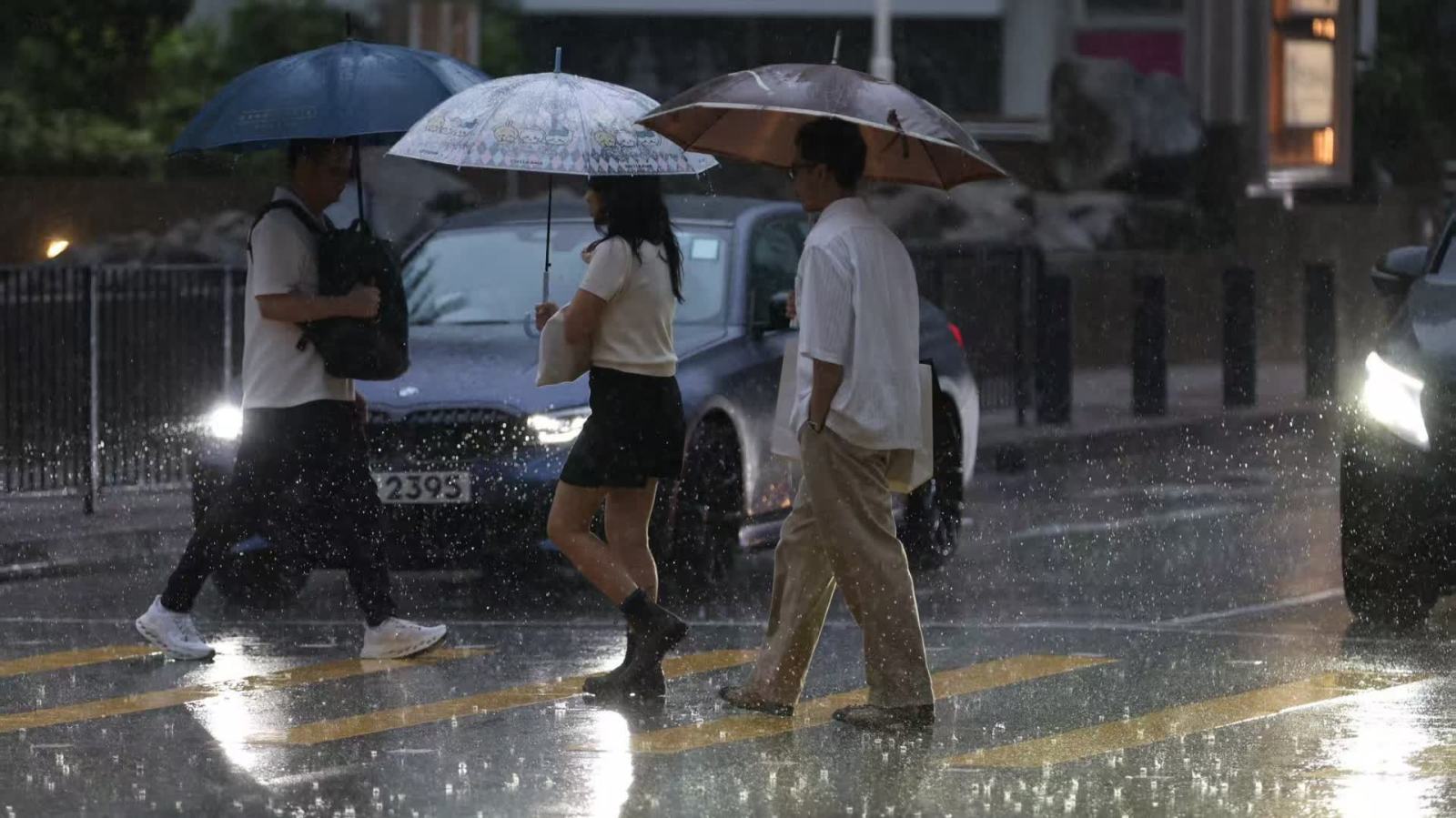 天文台：料強陣風吹襲本港　有驟雨及狂風雷暴