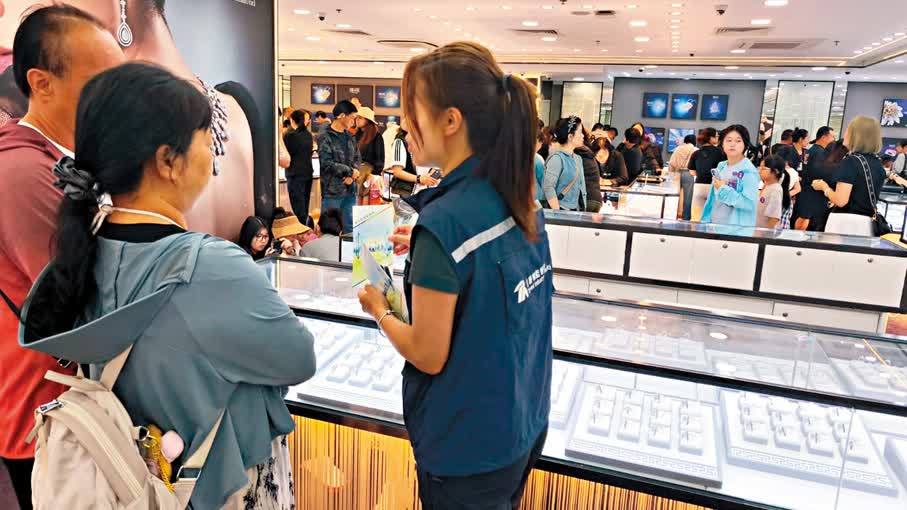 嚴打威迫購物！香港兩旅社及一導遊被釘牌　國慶將加強巡查