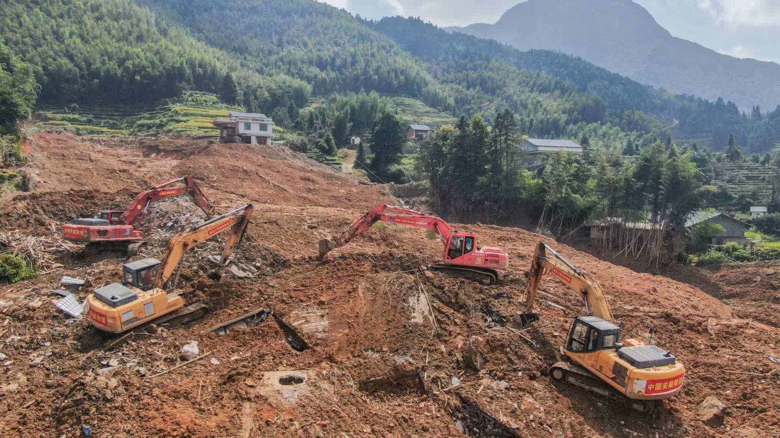 江西遂川縣地質災害已造成16人遇難