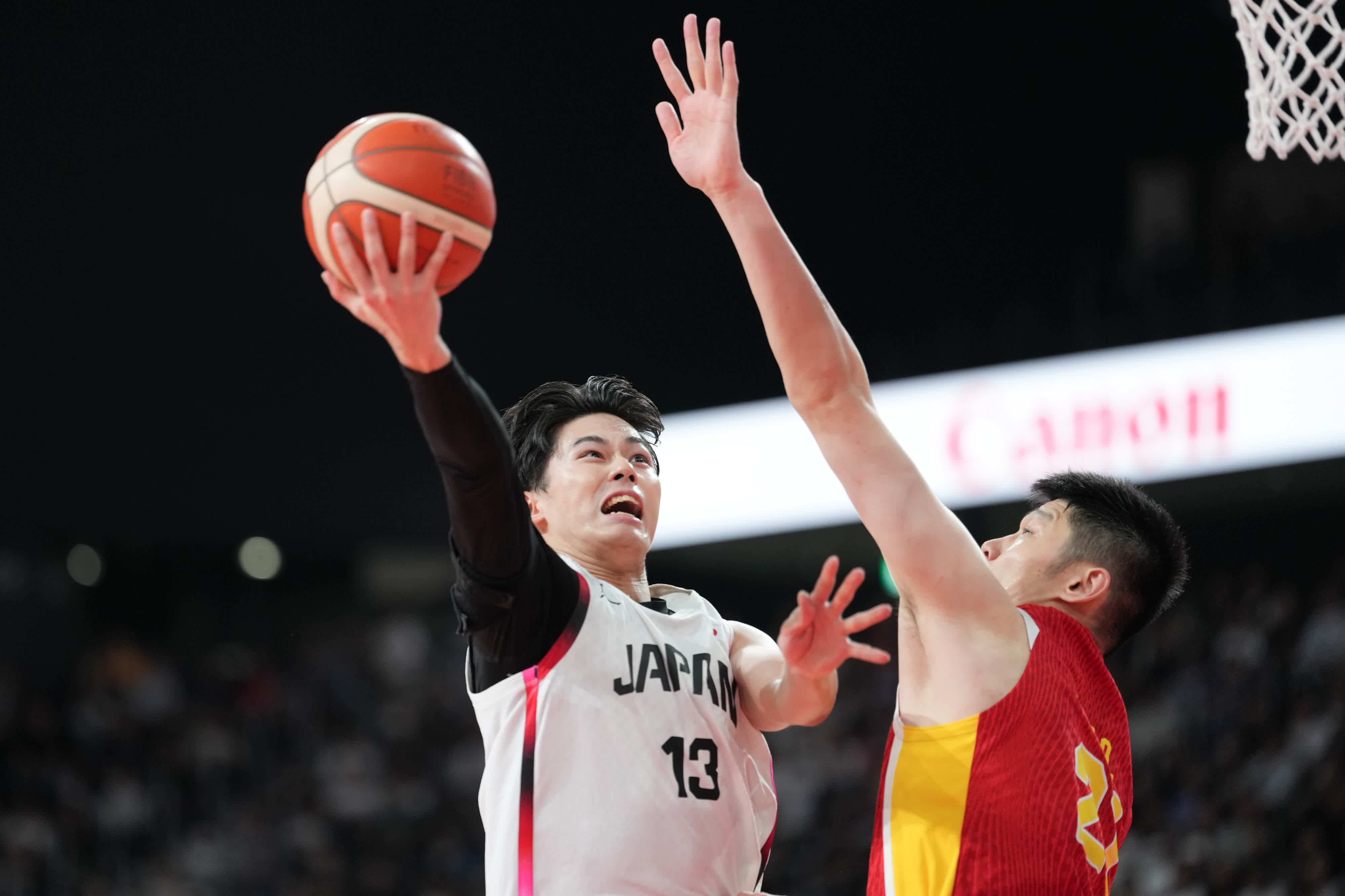 亞運男子籃球4強，中國對日本。（大公文匯全媒體記者麥鈞傑攝）