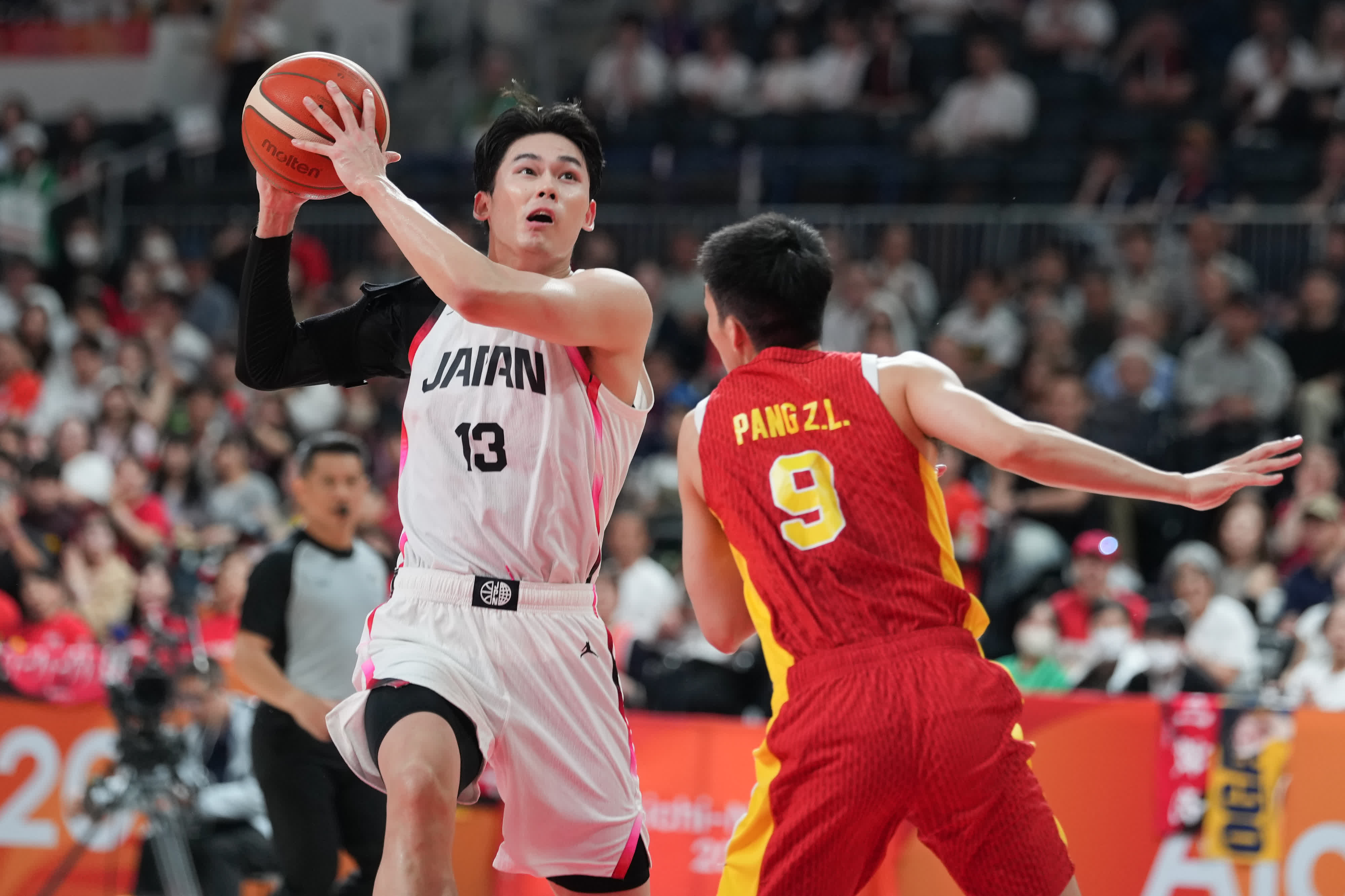 亞運男子籃球4強，中國對日本。（大公文匯全媒體記者麥鈞傑攝）