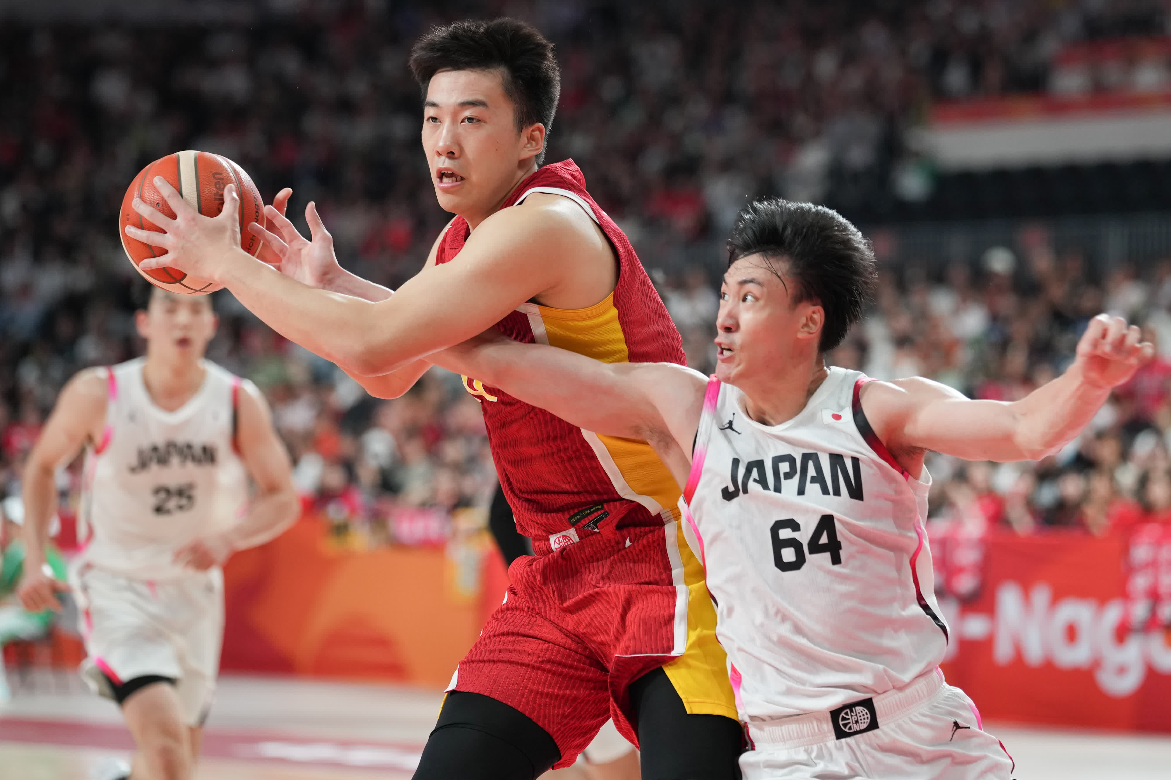 亞運男子籃球4強，中國對日本。（大公文匯全媒體記者麥鈞傑攝）