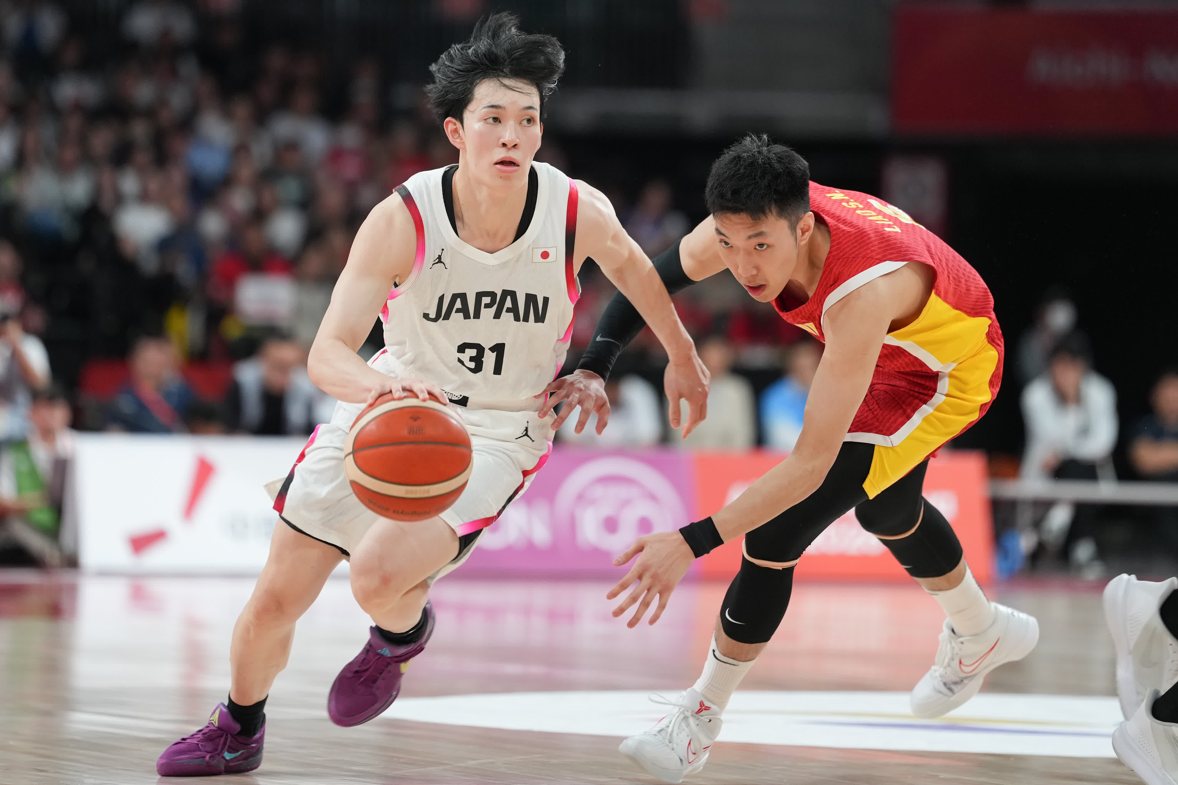 亞運男子籃球4強，中國對日本。（大公文匯全媒體記者麥鈞傑攝）