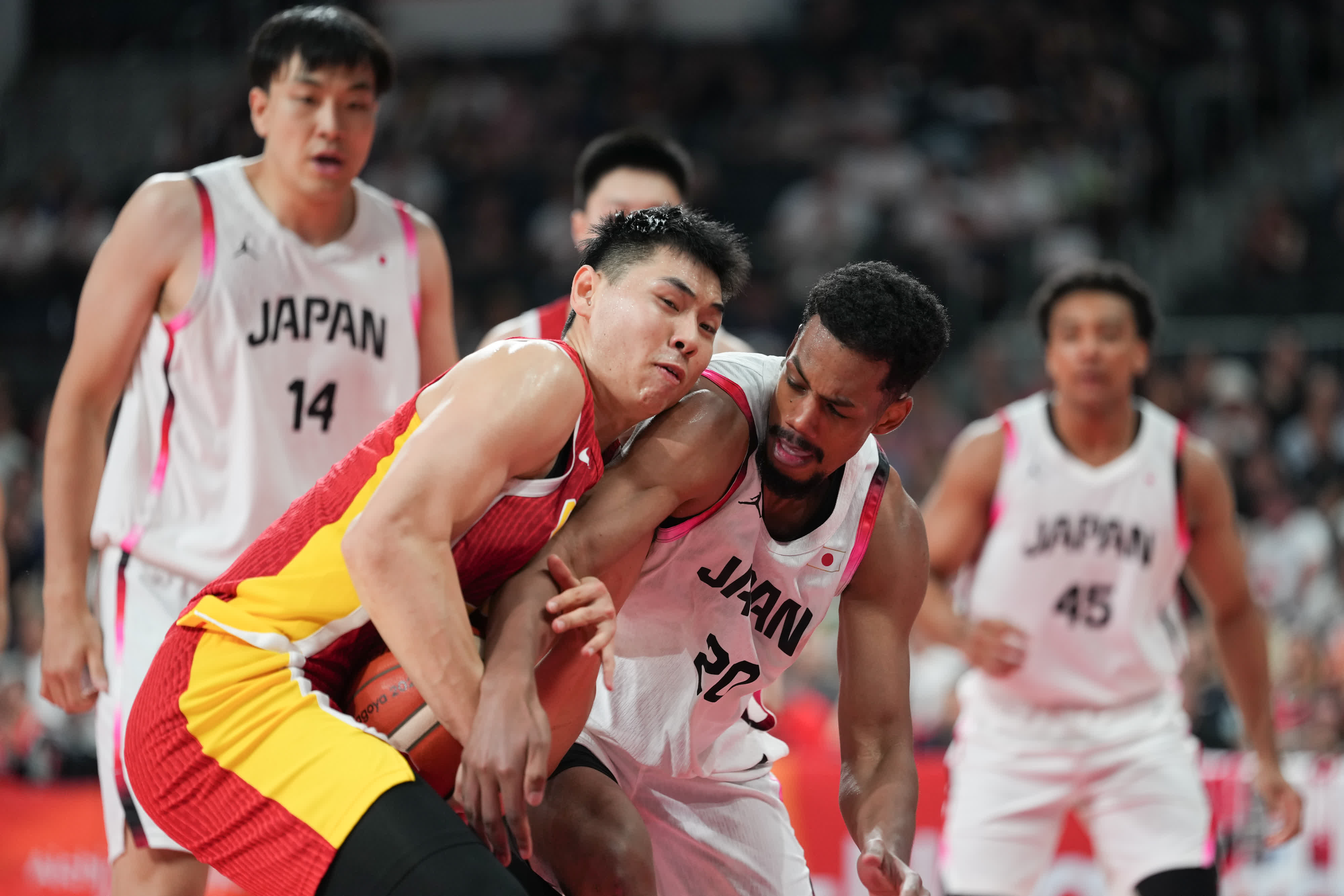 亞運男子籃球4強，中國對日本。（大公文匯全媒體記者麥鈞傑攝）