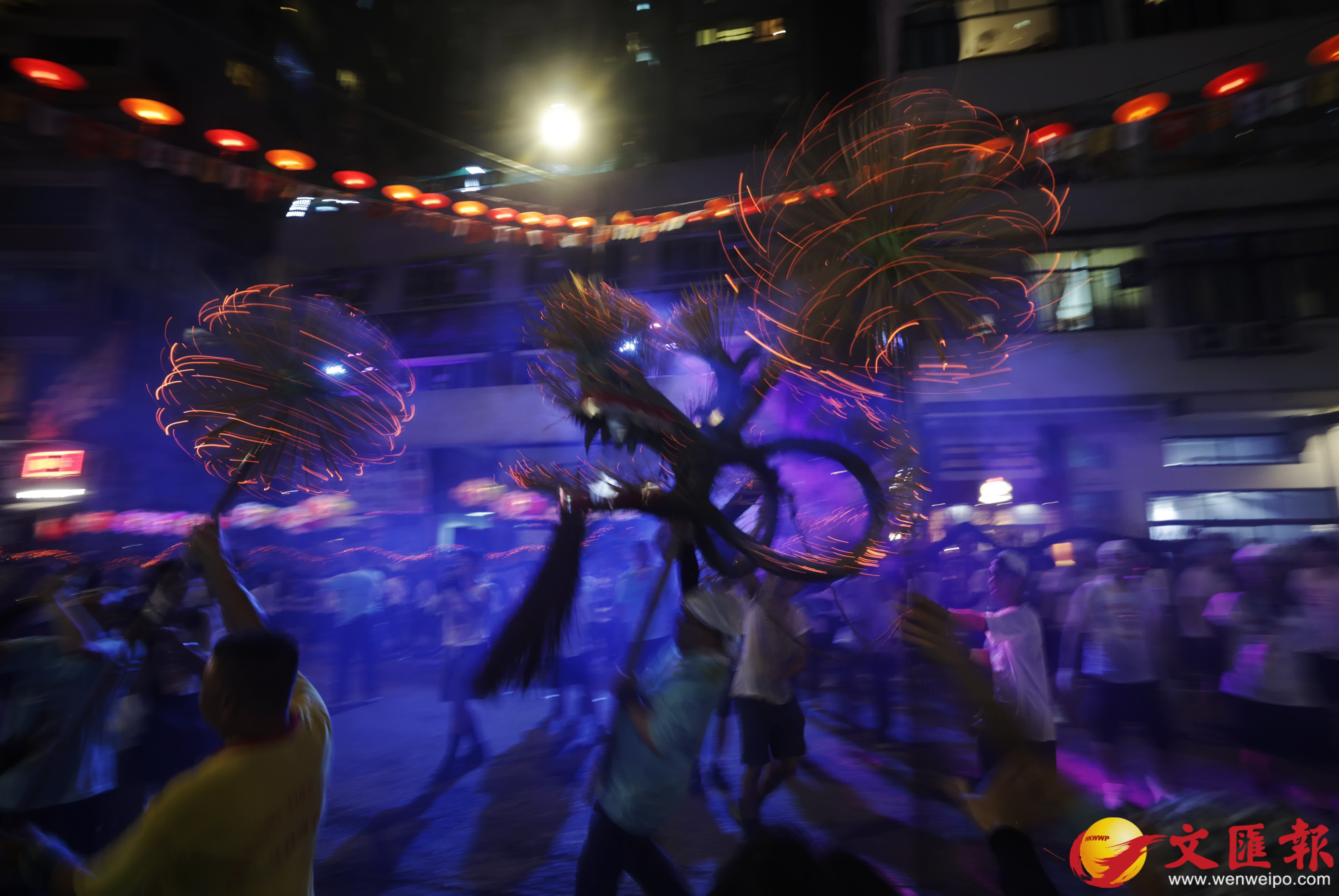 大坑舞火龍。（香港文匯報記者 郭木又 攝）

