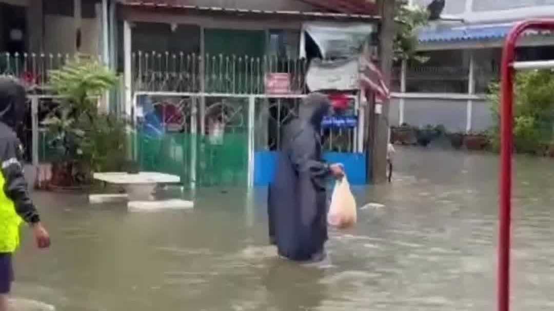 曼谷市政府宣布全市為洪水災區