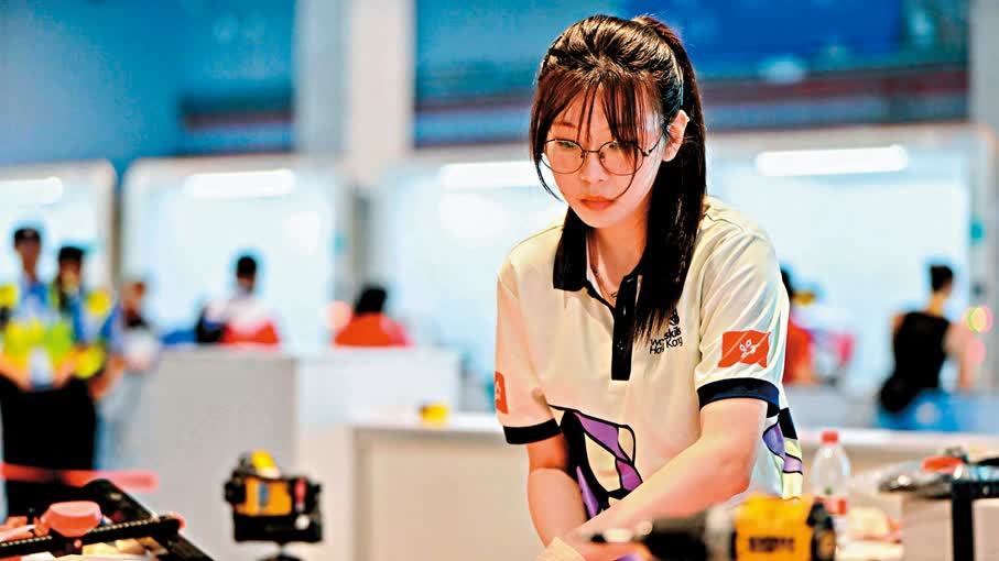 （有片）世賽瓷磚貼面唯一女選手：人生只有一次　不妨大膽試一試