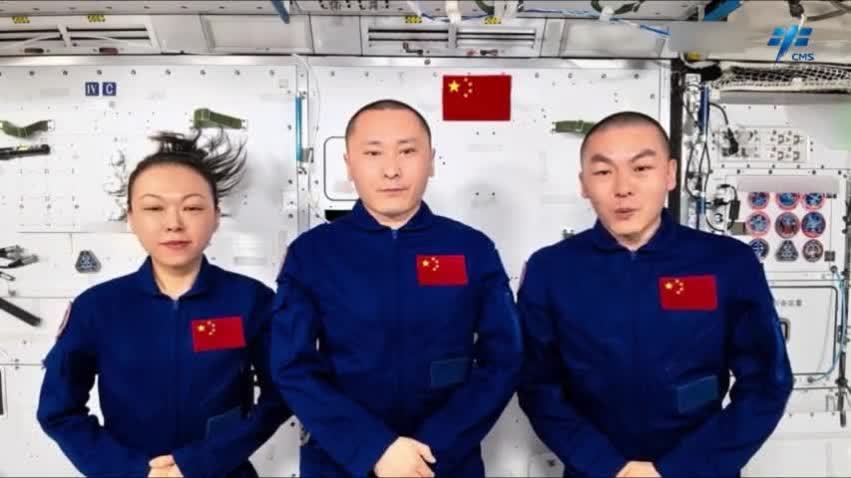 「神二十三」乘組太空發來國慶祝福：祝偉大祖國生日快樂　祝航天事業再創輝煌！