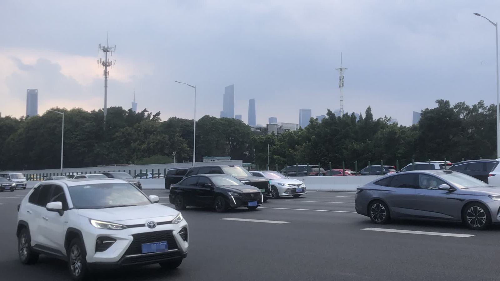 「粵車南下」國慶7天預約出行名額基本約滿　港珠澳大橋口岸日均車流量料超2萬輛次