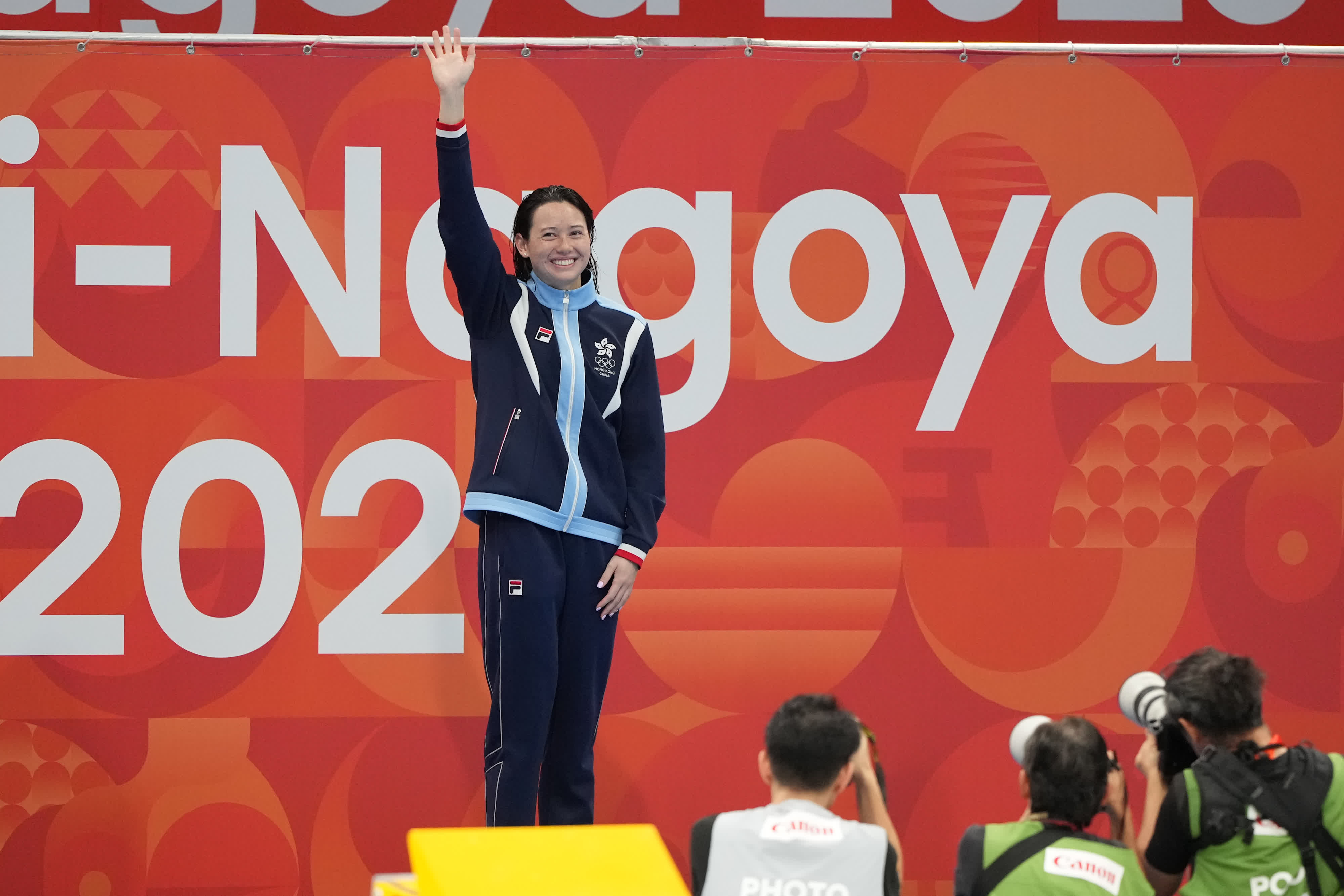 何詩蓓出戰女子100米自由泳，最終以52秒45首名衝線，成功衛冕。（大公文匯全媒體記者 麥鈞傑 攝）
