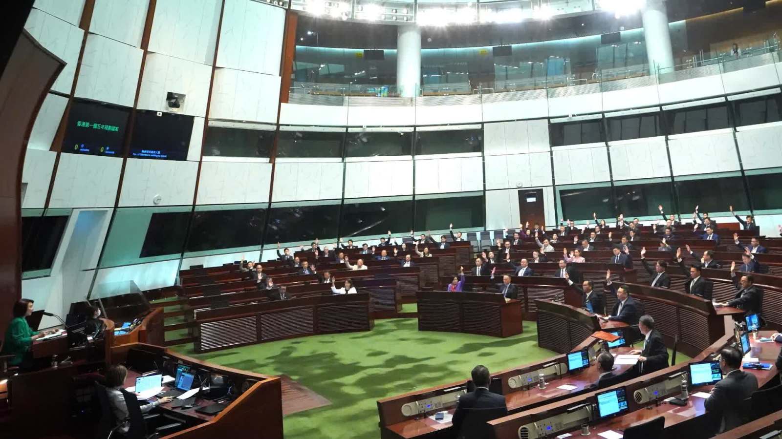 立法會通過「一五」規劃及施政報告致謝議案　李家超：確保施政落到實處