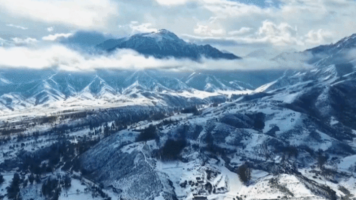 新疆吉木薩爾縣迎來降雪　天山北麓銀裝素裹